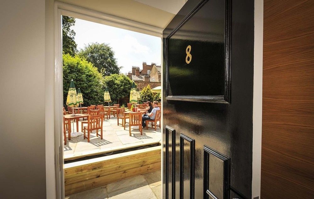 Bed & Breakfast The Gillygate Pub 3*